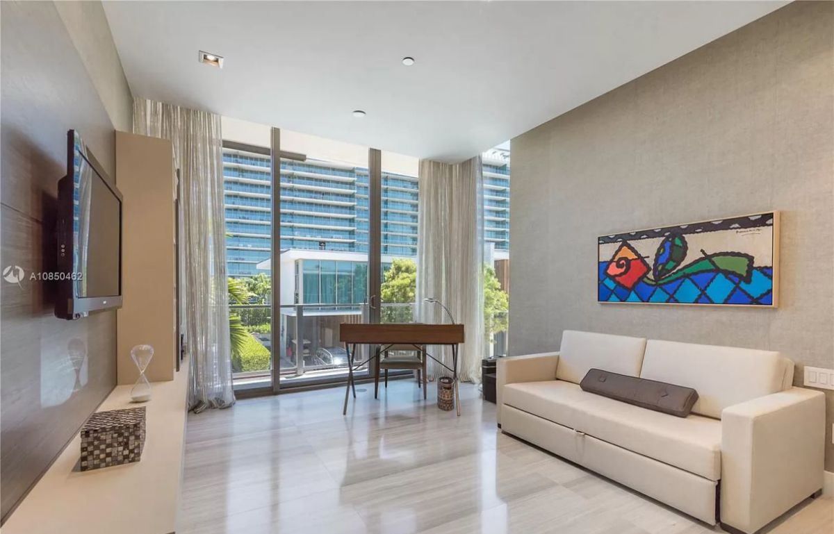 Reef-Lane-Modern-Home-in-Key-Biscayne-Florida-11