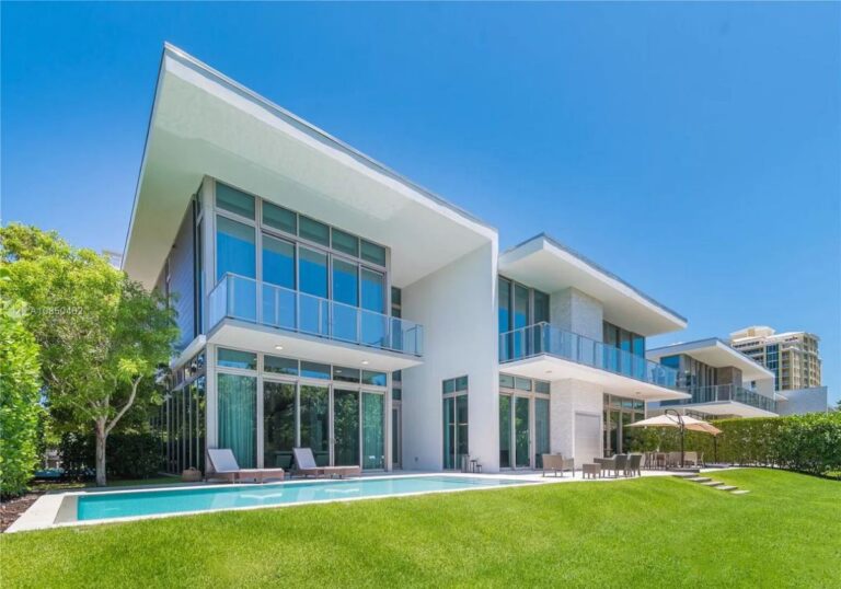 $6.1 Million Reef Lane Modern Home in Key Biscayne, Florida