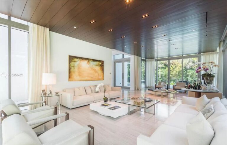 $6.1 Million Reef Lane Modern Home in Key Biscayne, Florida