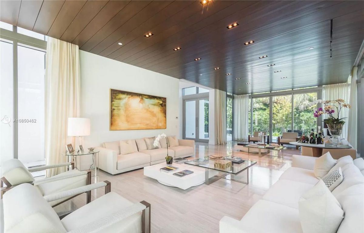 Reef-Lane-Modern-Home-in-Key-Biscayne-Florida-7