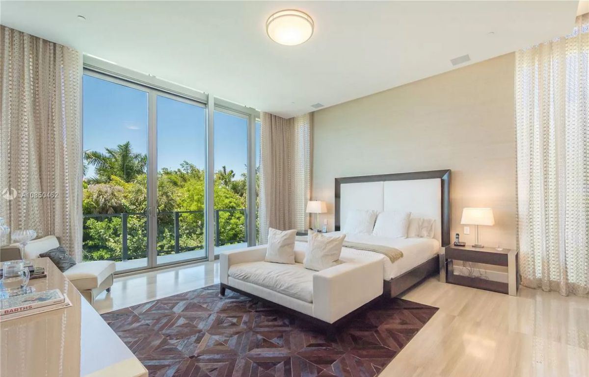 Reef-Lane-Modern-Home-in-Key-Biscayne-Florida-9