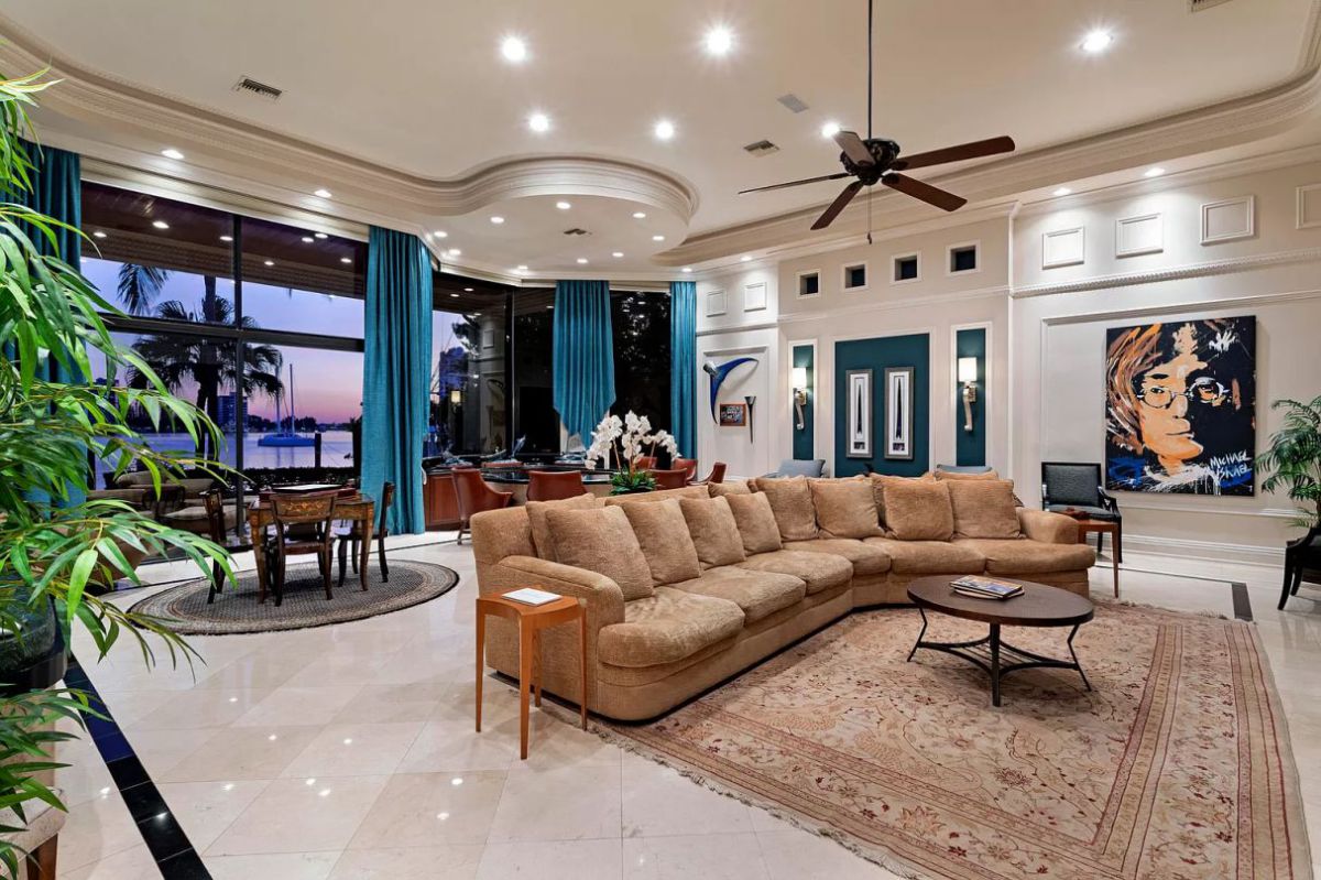 Resort-style-Transitional-Boca-Raton-Estate-18