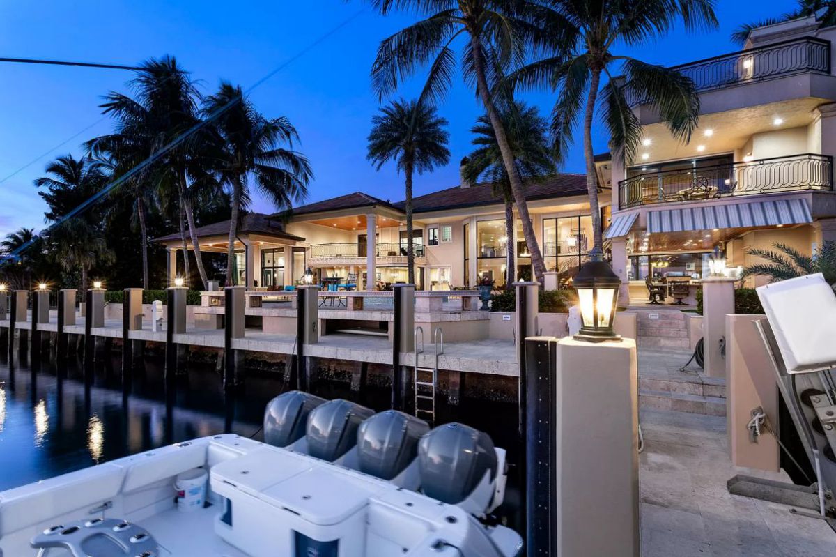 Resort-style-Transitional-Boca-Raton-Estate-20