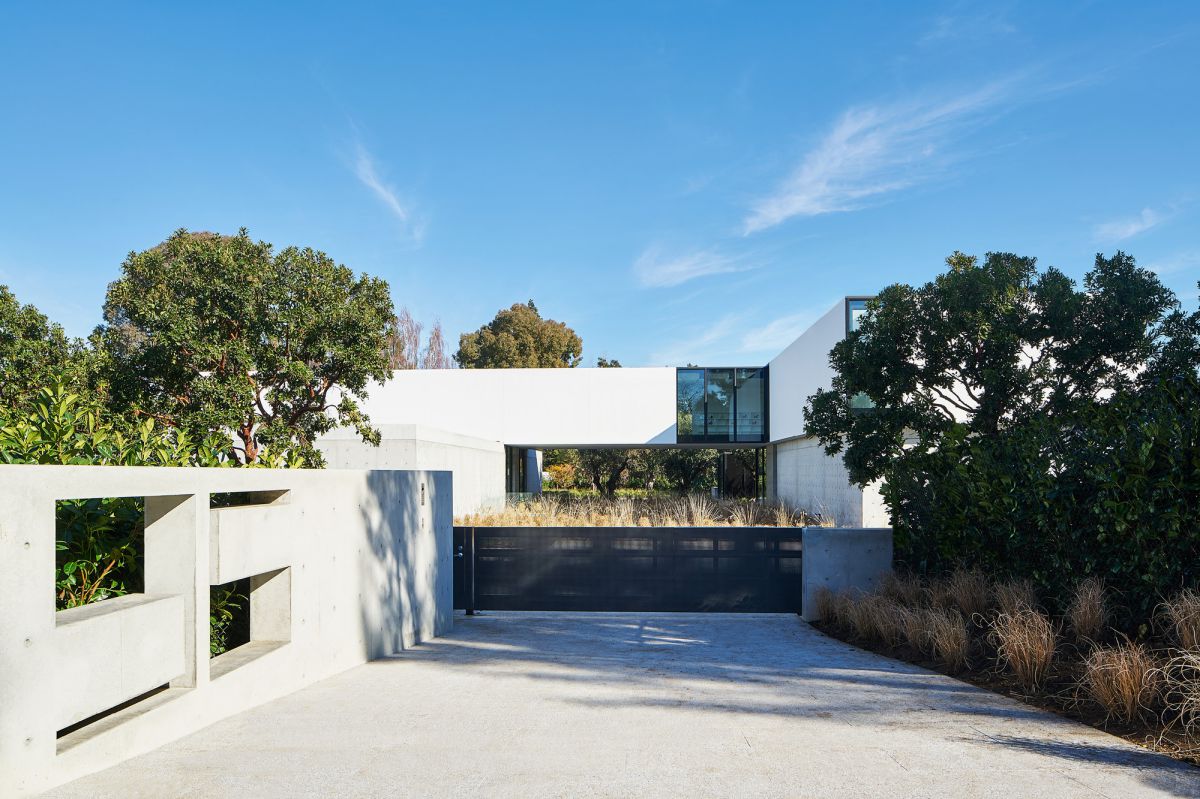 Ridge-View-Residence-in-Atherton-California-by-Natoma-Architects-5