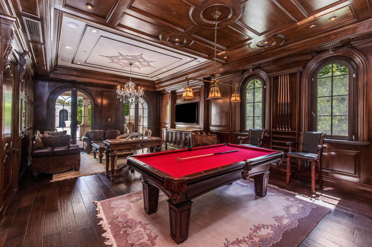Stone-Canyon-Classic-Mansion-in-Los-Angeles-14