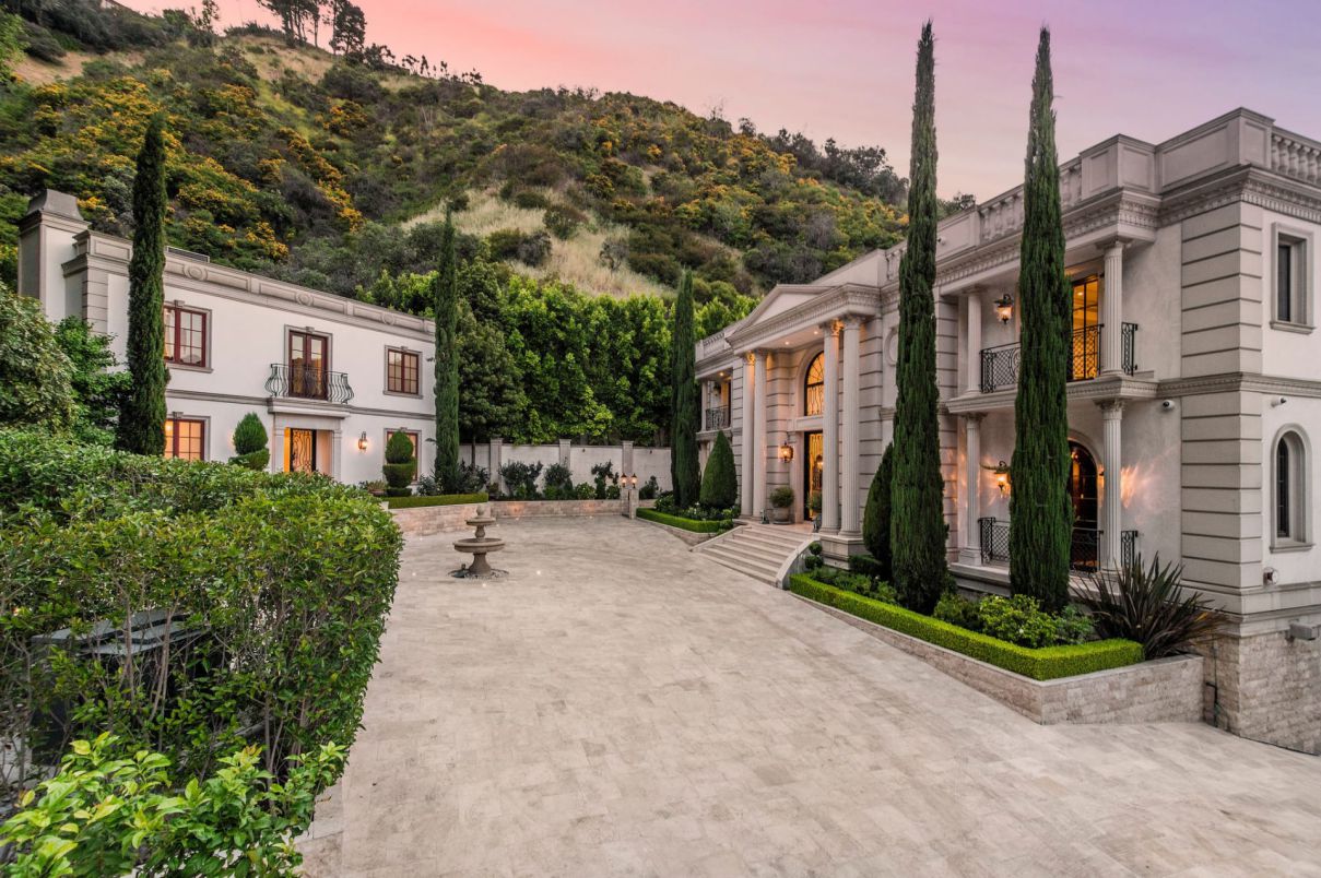 Stone-Canyon-Classic-Mansion-in-Los-Angeles-21