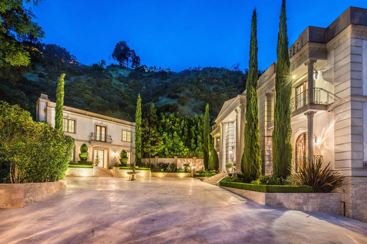 Stone-Canyon-Classic-Mansion-in-Los-Angeles-29