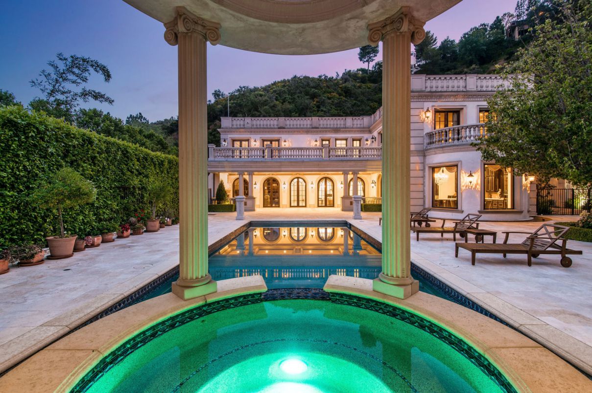 Stone-Canyon-Classic-Mansion-in-Los-Angeles-5