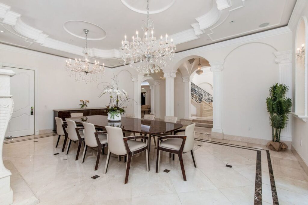 Stone Canyon Classic Mansion in Los Angeles for Sale