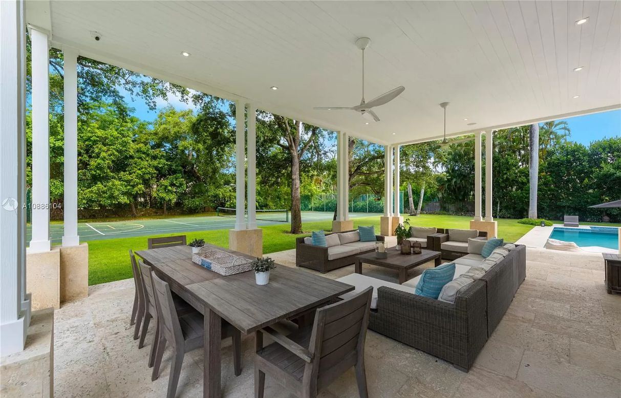 Stunning-Hamptons-Style-Residence-in-Miami-for-Sale-at-6.2-Million-16