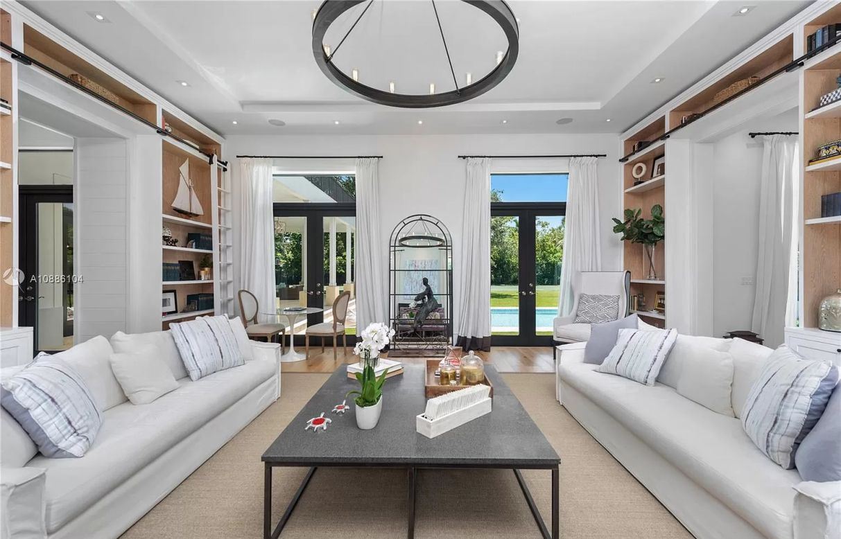 Stunning-Hamptons-Style-Residence-in-Miami-for-Sale-at-6.2-Million-21