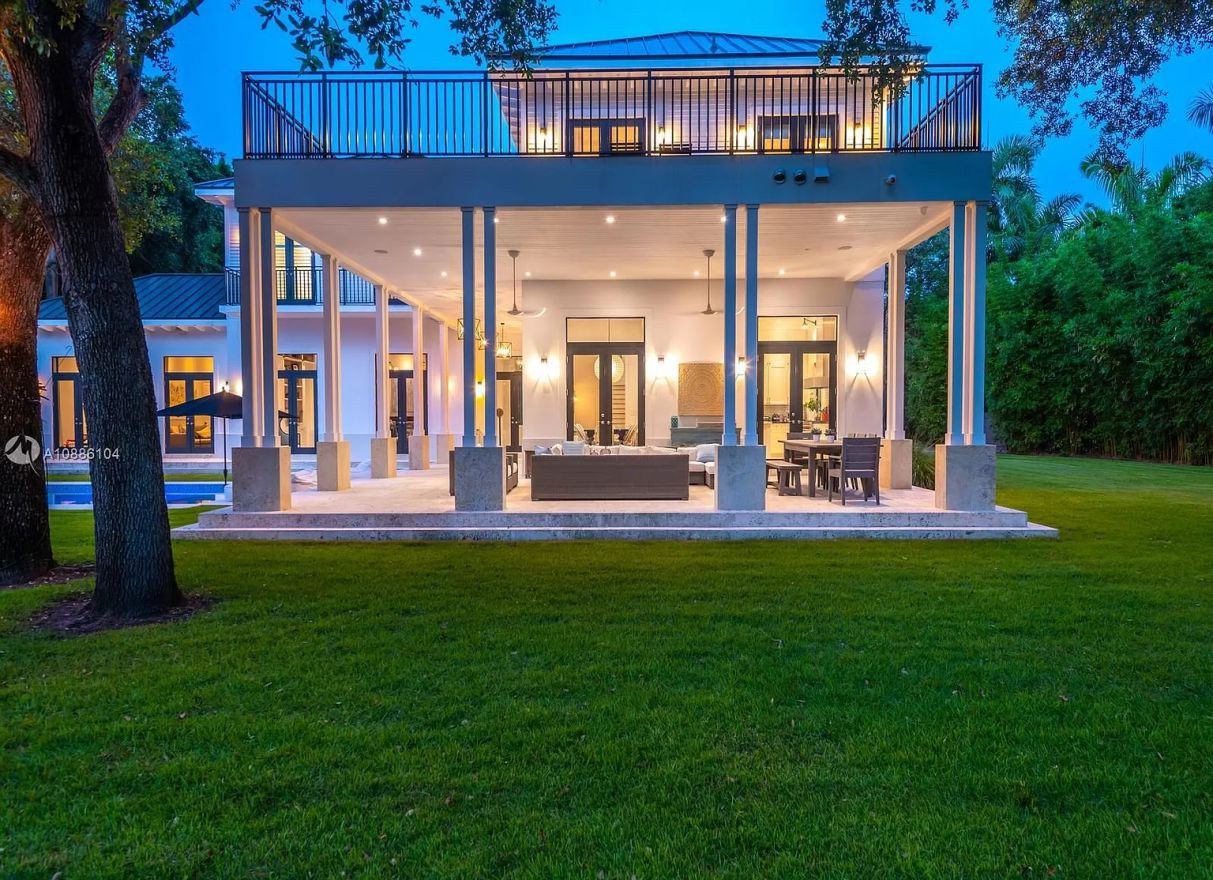 Stunning-Hamptons-Style-Residence-in-Miami-for-Sale-at-6.2-Million-23