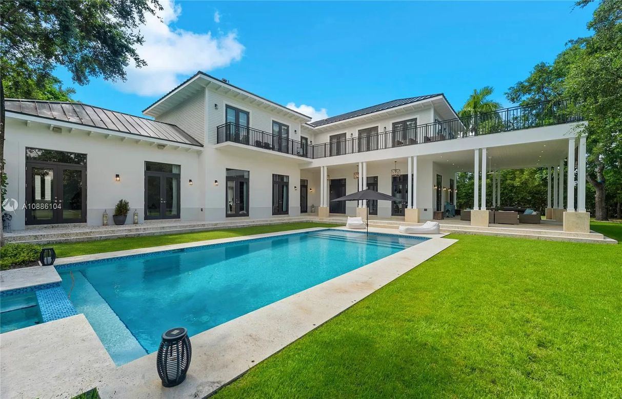 Stunning-Hamptons-Style-Residence-in-Miami-for-Sale-at-6.2-Million-25