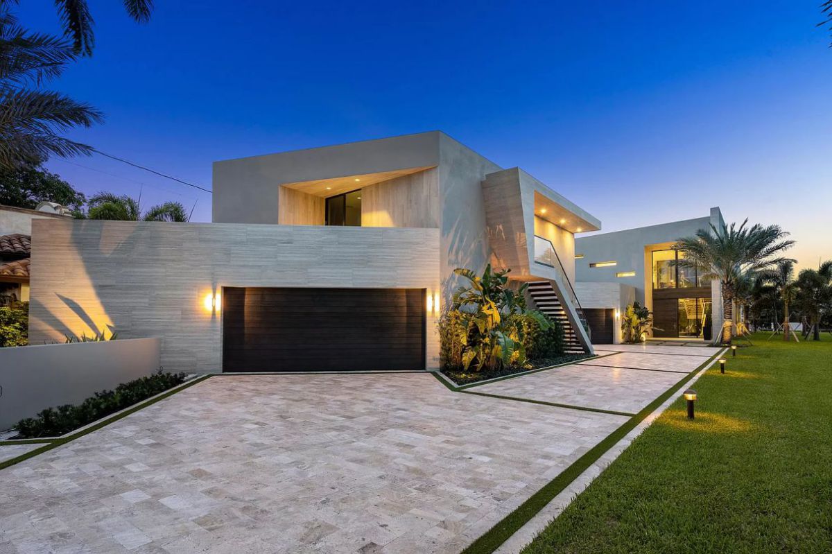 Stunning-Modern-Waterfront-Home-in-East-Boca-Raton-11