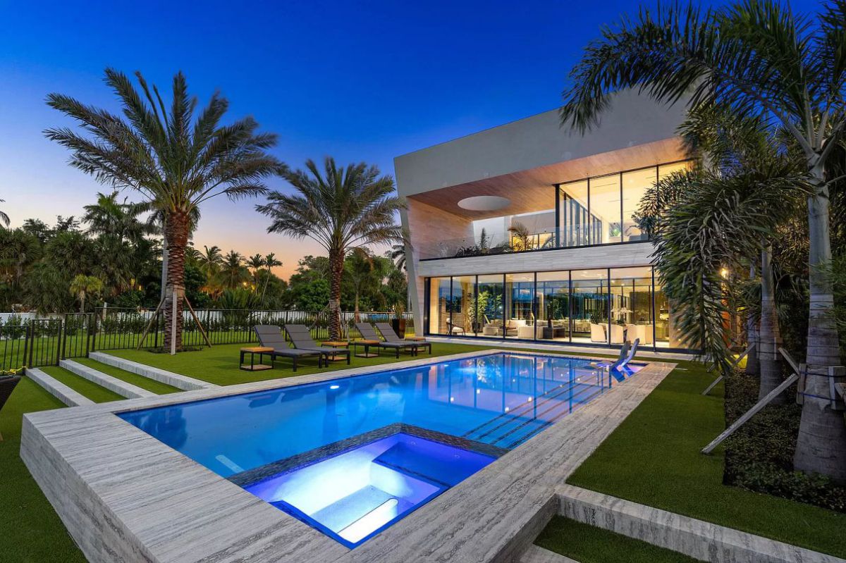 Stunning-Modern-Waterfront-Home-in-East-Boca-Raton-18