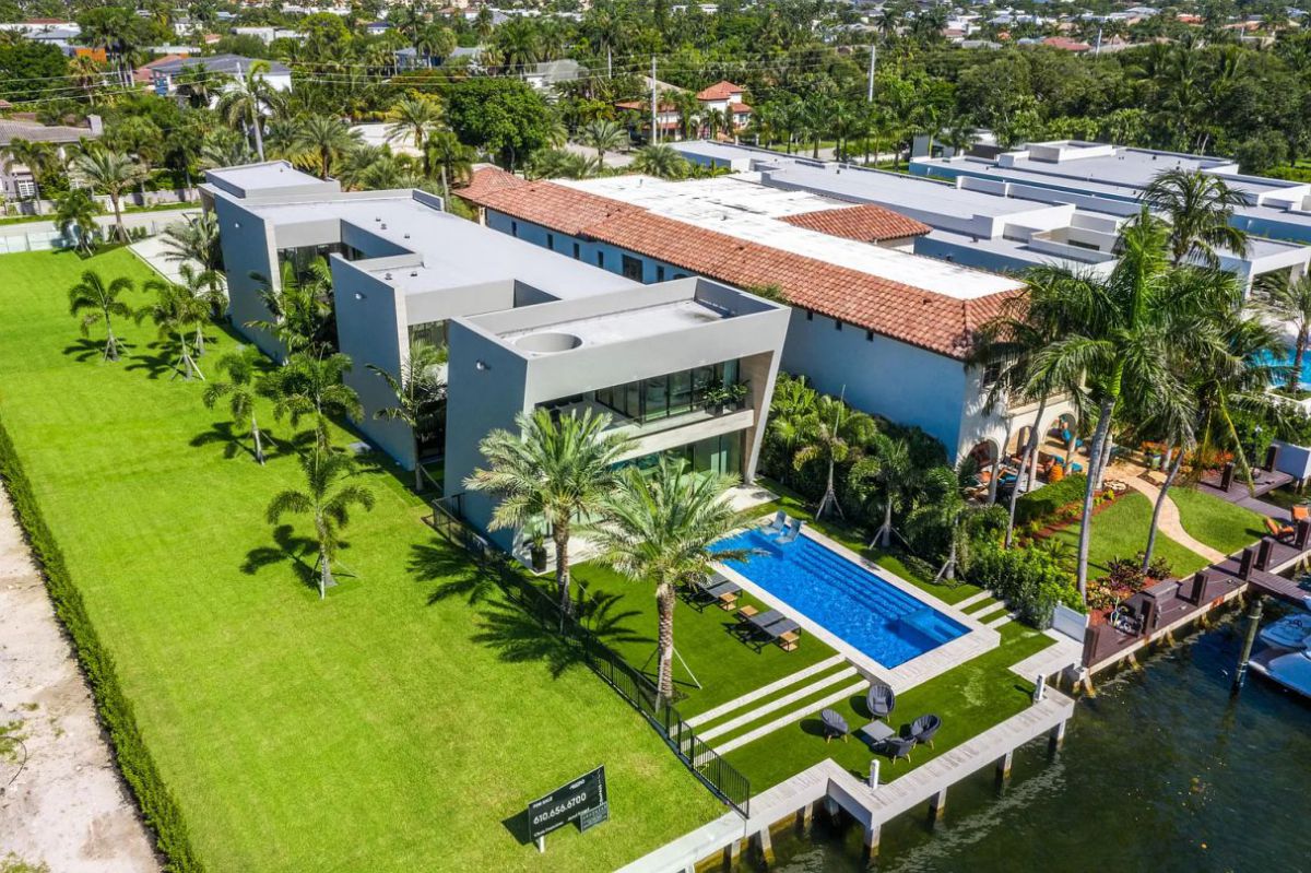 Stunning-Modern-Waterfront-Home-in-East-Boca-Raton-30