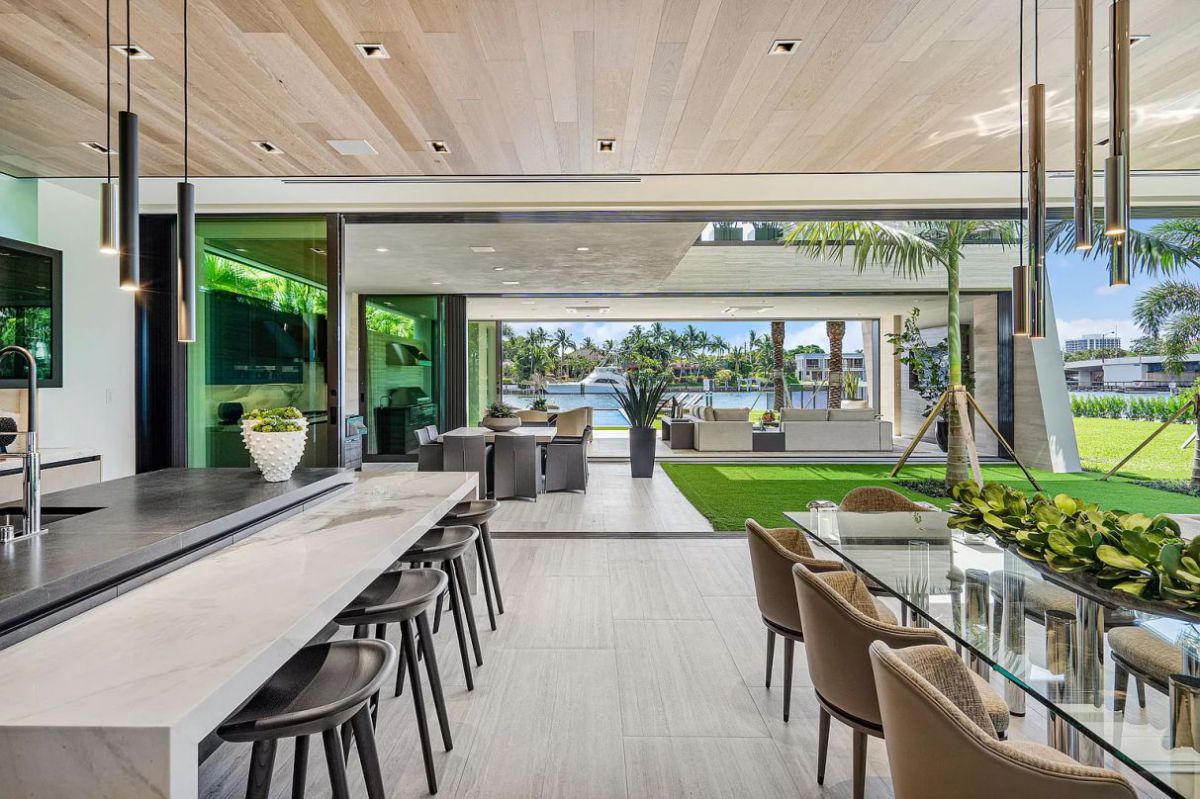 Stunning-Modern-Waterfront-Home-in-East-Boca-Raton-35