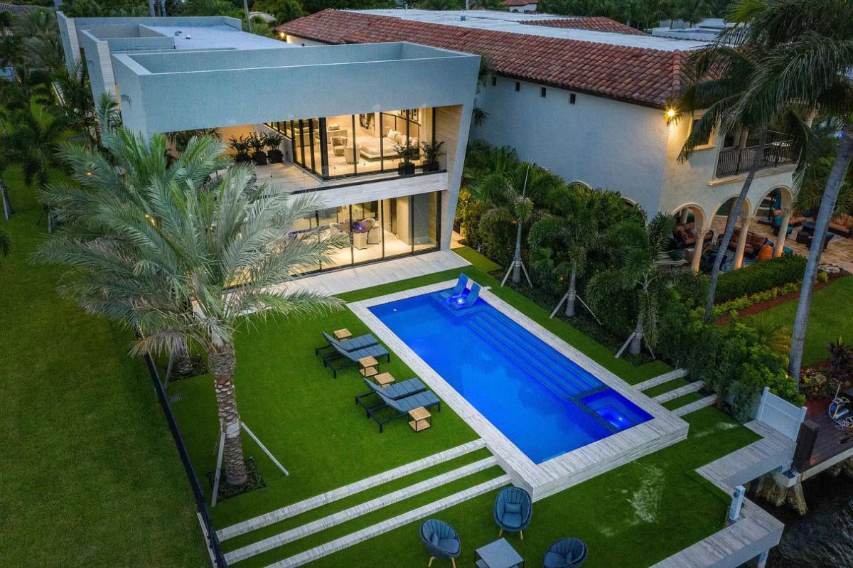 Stunning-Modern-Waterfront-Home-in-East-Boca-Raton-36