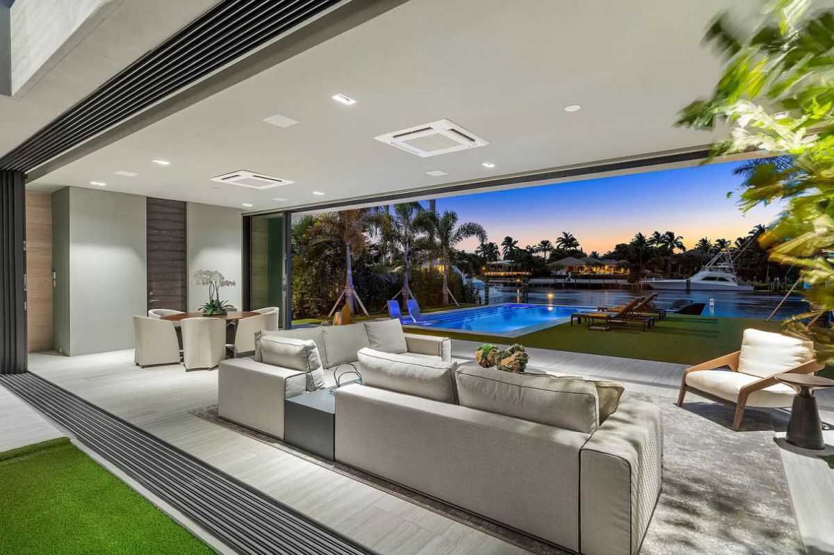 Stunning-Modern-Waterfront-Home-in-East-Boca-Raton-40