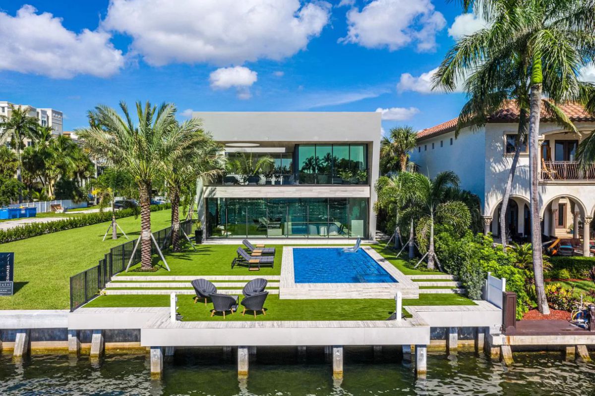 Stunning-Modern-Waterfront-Home-in-East-Boca-Raton-42