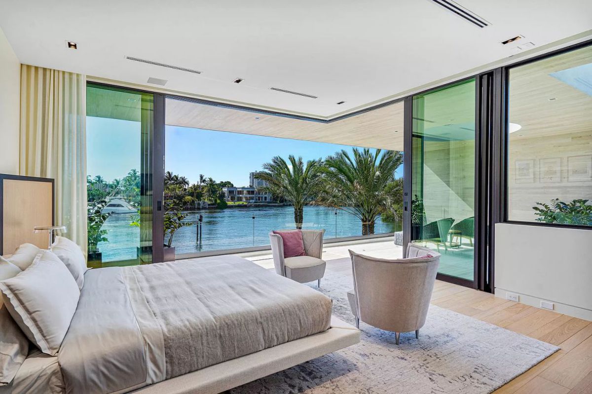 Stunning-Modern-Waterfront-Home-in-East-Boca-Raton-43