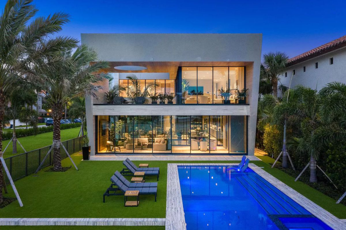 Stunning-Modern-Waterfront-Home-in-East-Boca-Raton-7