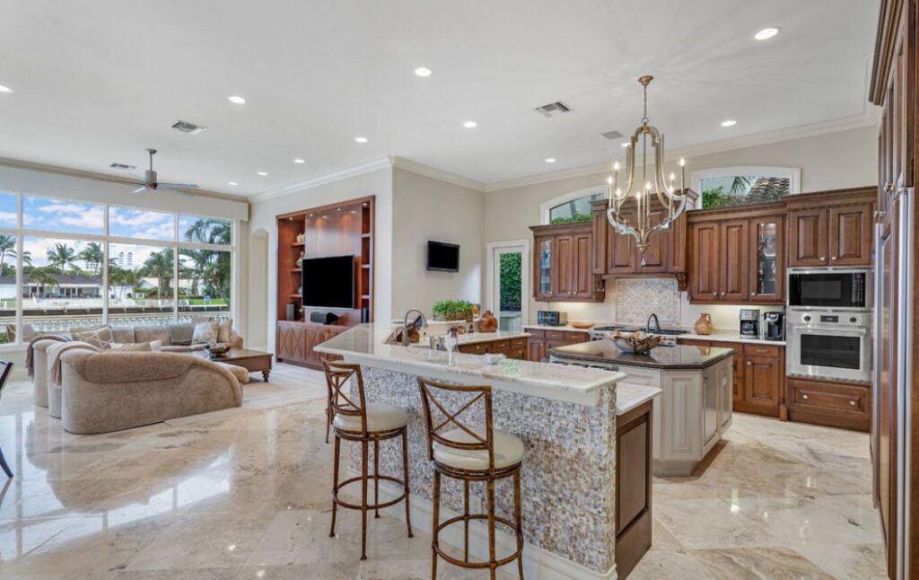 Stunning Villa Paradiso in Boca Raton for Sale