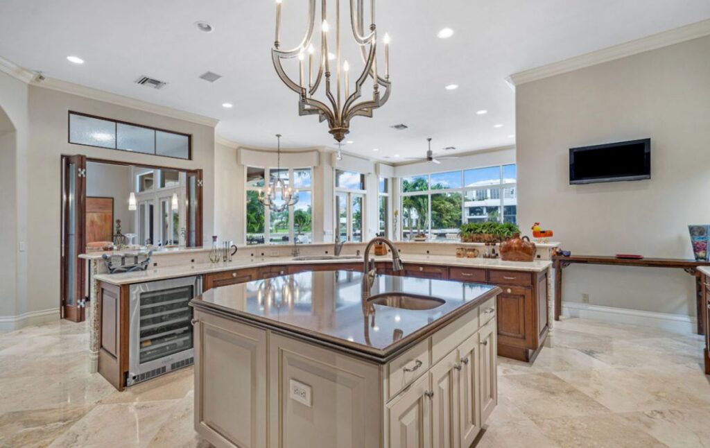 Stunning Villa Paradiso in Boca Raton for Sale