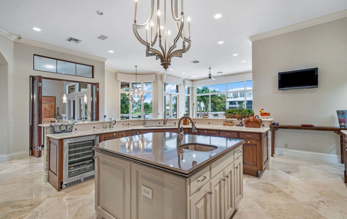 Stunning-Villa-Paradiso-in-Boca-Raton-for-Sale-14