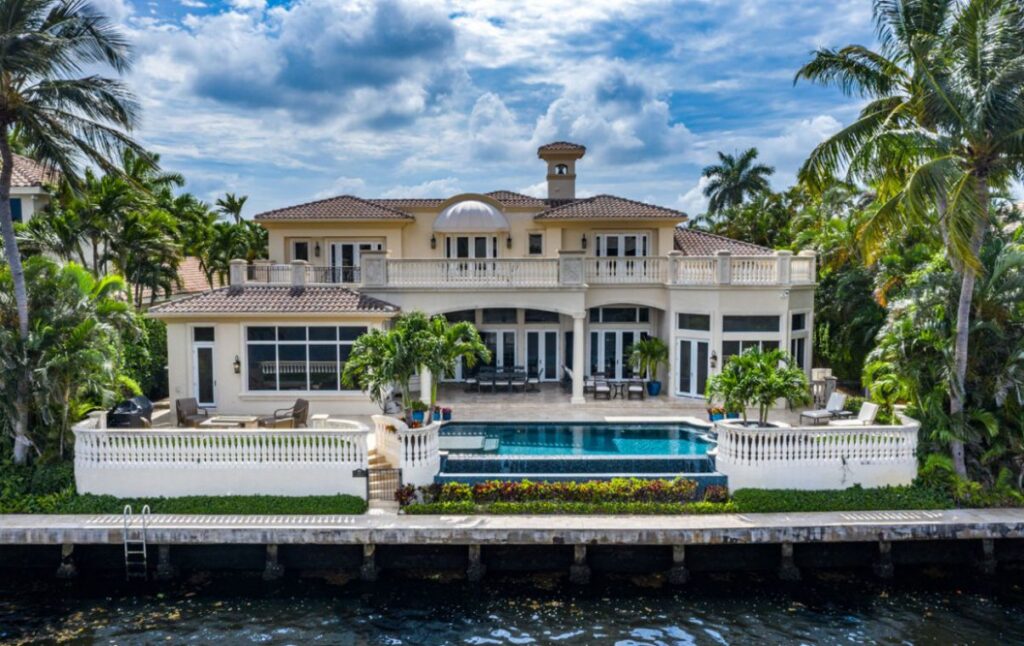 Stunning Villa Paradiso in Boca Raton for Sale