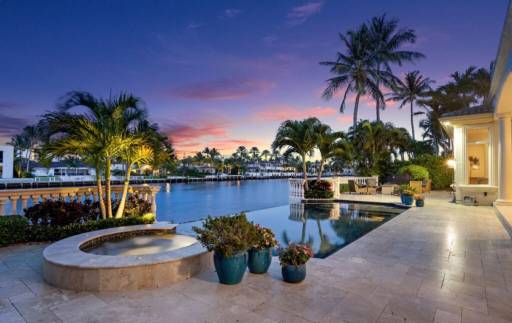 Stunning Villa Paradiso in Boca Raton for Sale