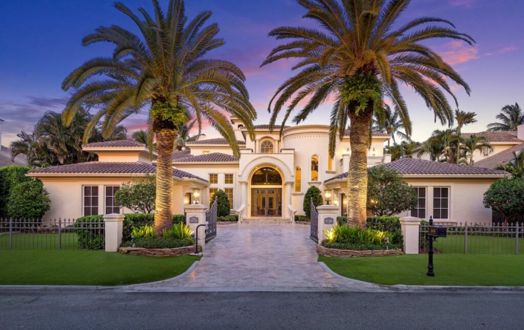 Stunning Villa Paradiso in Boca Raton for Sale