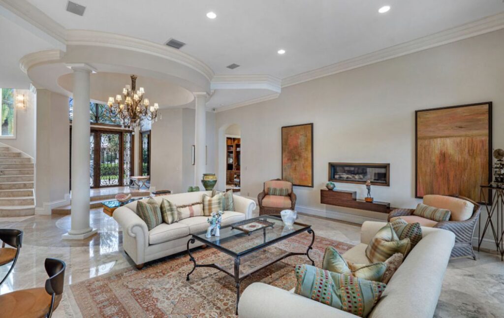 Stunning Villa Paradiso in Boca Raton for Sale