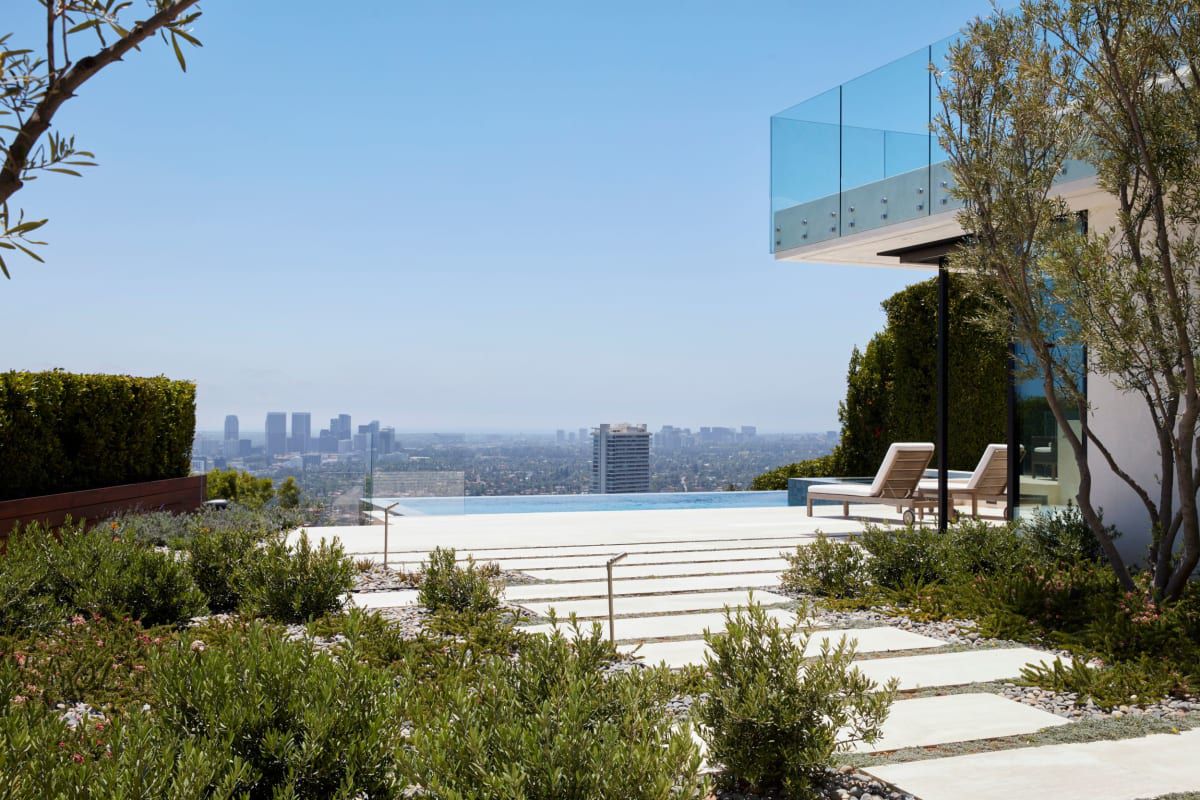 Tanager-Way-Modern-Home-in-Los-Angeles-for-Sale-1435-Tanager-Way-Los-Angeles-15