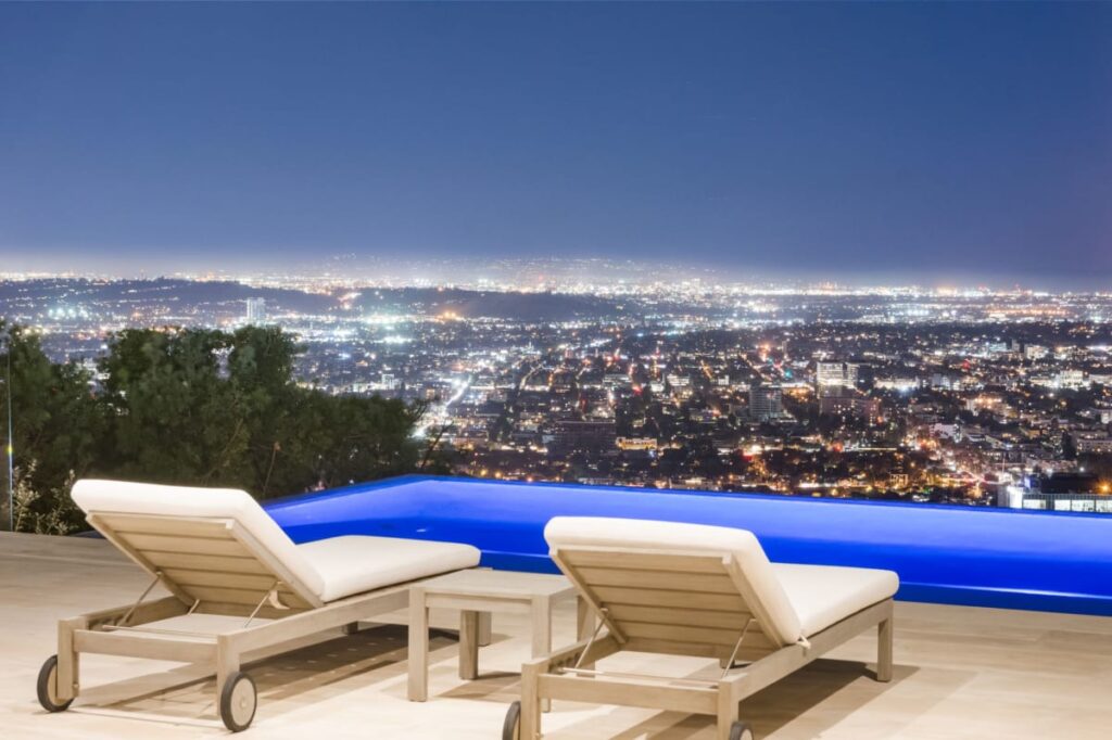 Tanager Way Modern Home in Los Angeles for Sale
