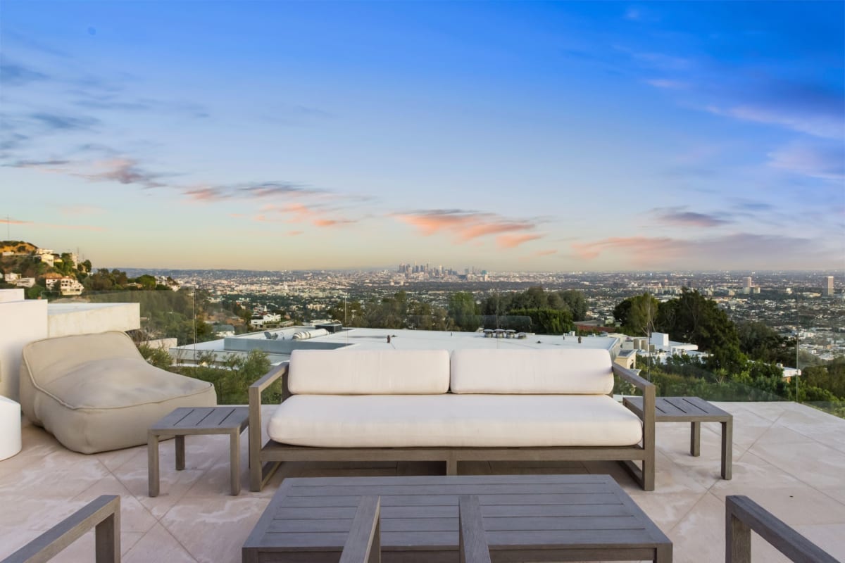 Tanager-Way-Modern-Home-in-Los-Angeles-for-Sale-1435-Tanager-Way-Los-Angeles-2