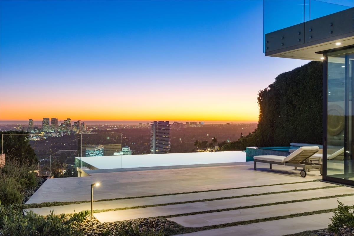 Tanager-Way-Modern-Home-in-Los-Angeles-for-Sale-1435-Tanager-Way-Los-Angeles-28