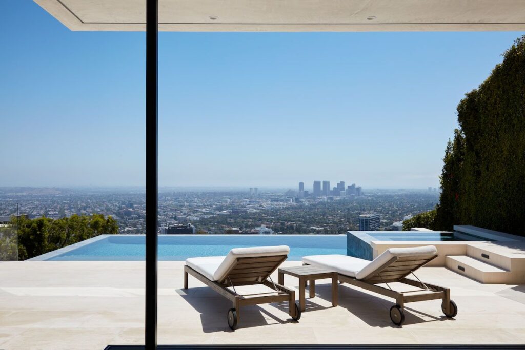 Tanager Way Modern Home in Los Angeles for Sale