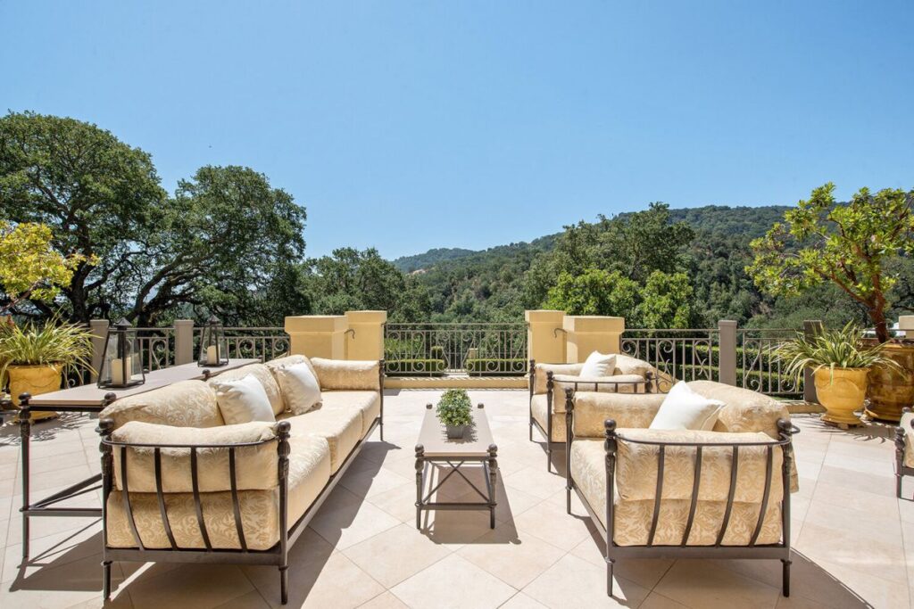 Thoughtfully Designed Alamo Estate returns Market