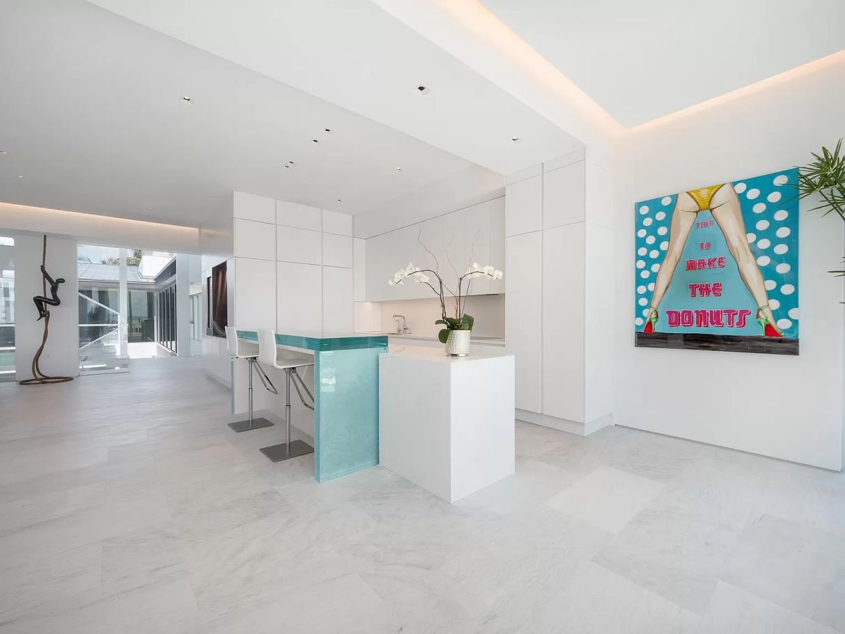 Timeless-Modern-Miami-Beach-Masterpiece-7815-Atlantic-Way-Miami-Beach17