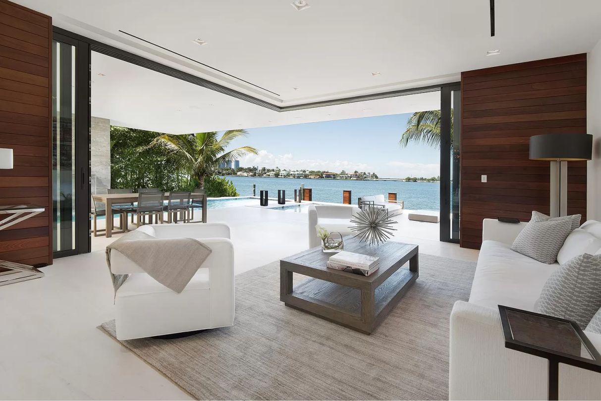 Tropical-Modern-Waterfront-Home-in-Miami-Beach-on-Market-23