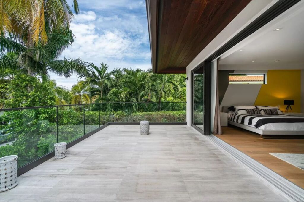 Tropically Designed Rivo Alto Modren Home in Miami Beach