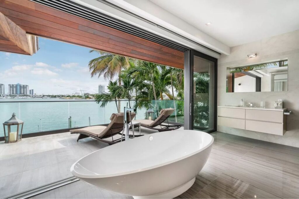 Tropically Designed Rivo Alto Modren Home in Miami Beach