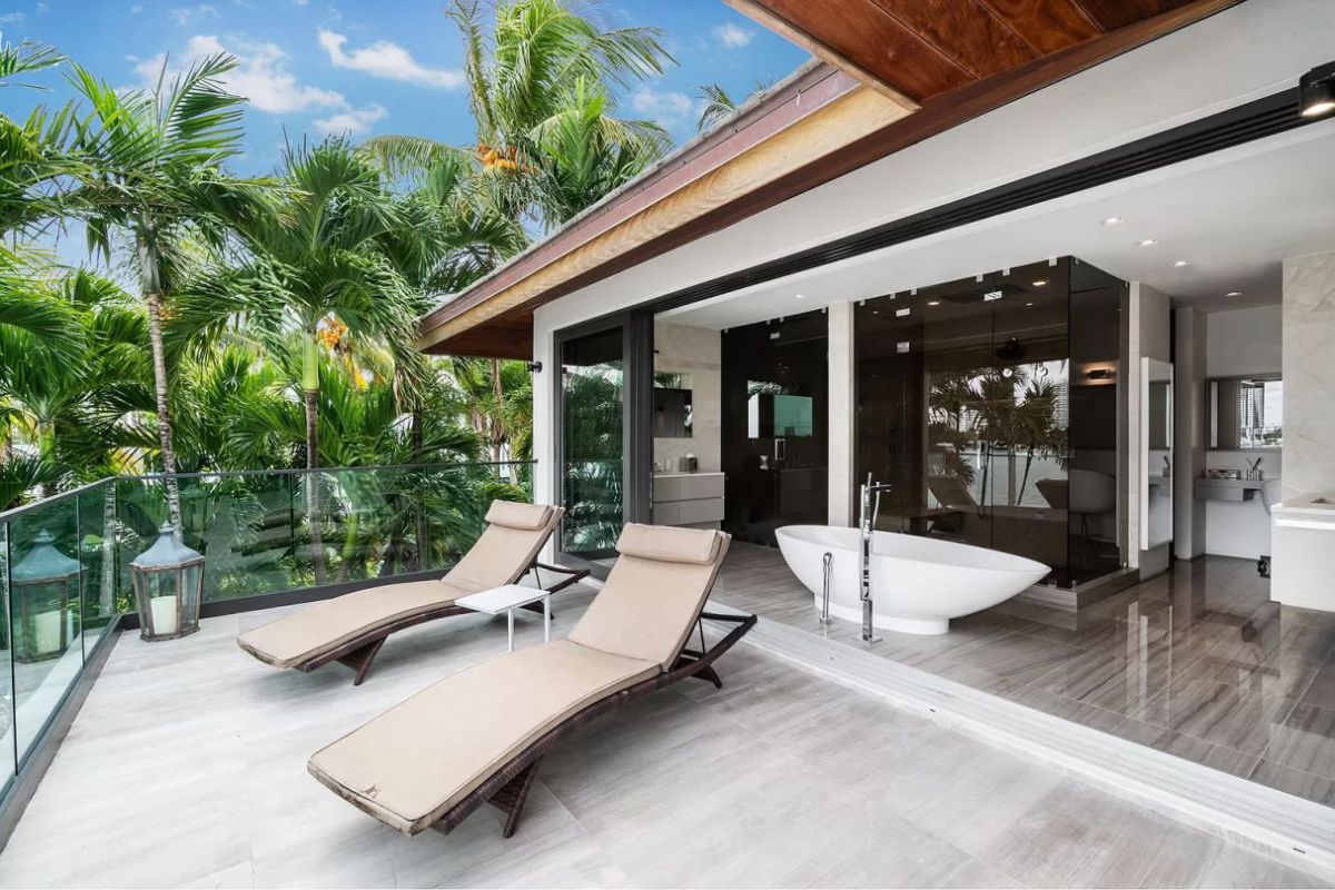 Tropically-Designed-Rivo-Alto-Modren-Home-in-Miami-Beach-5