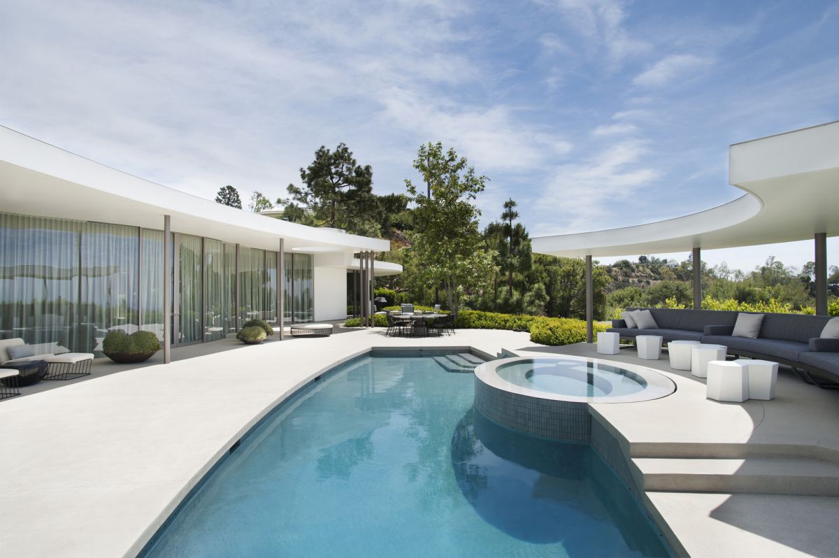 Trousdale-Estates-Contemporary-Home-by-Dennis-Gibbens-Architects-1