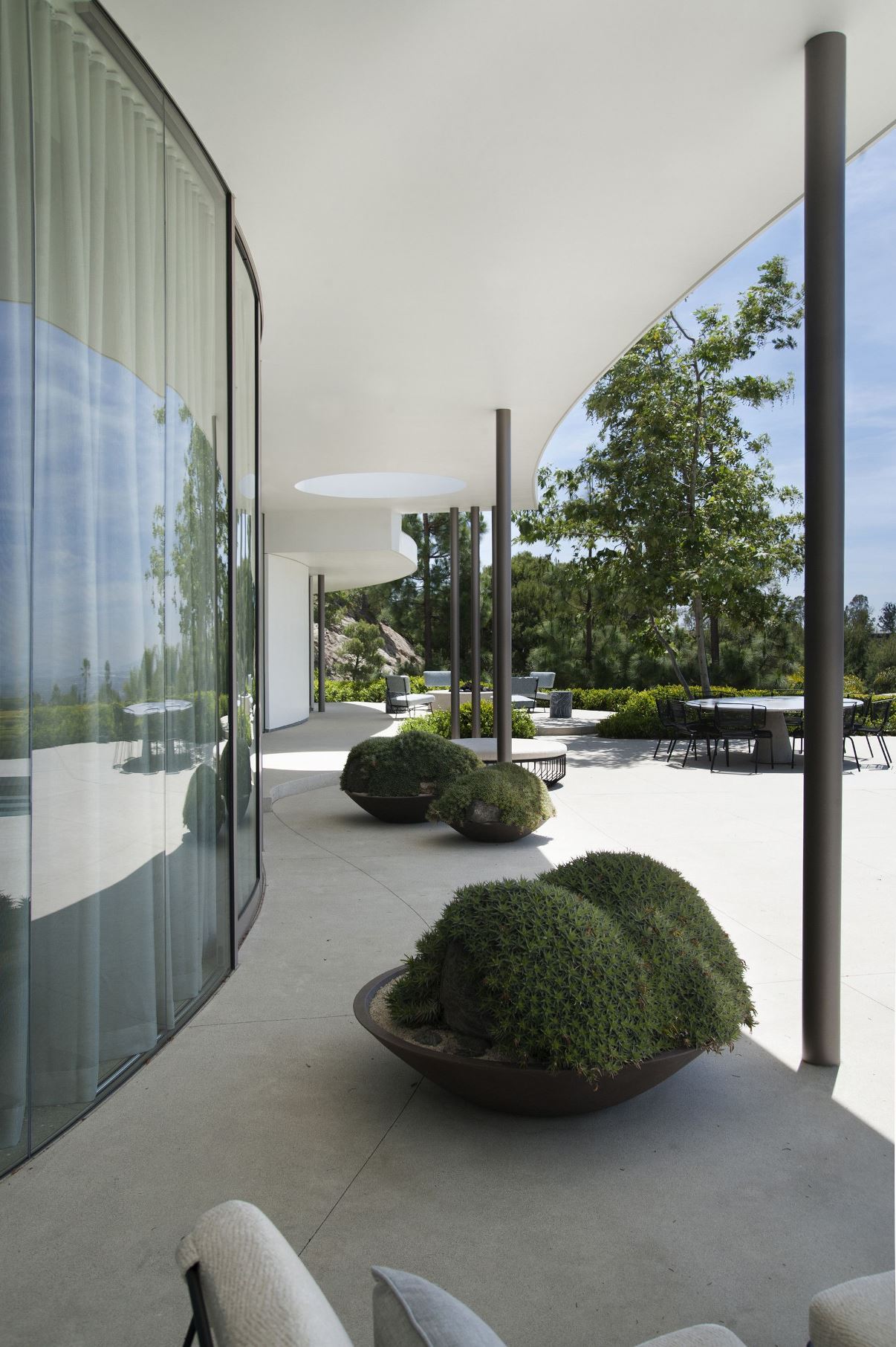 Trousdale-Estates-Contemporary-Home-by-Dennis-Gibbens-Architects-10