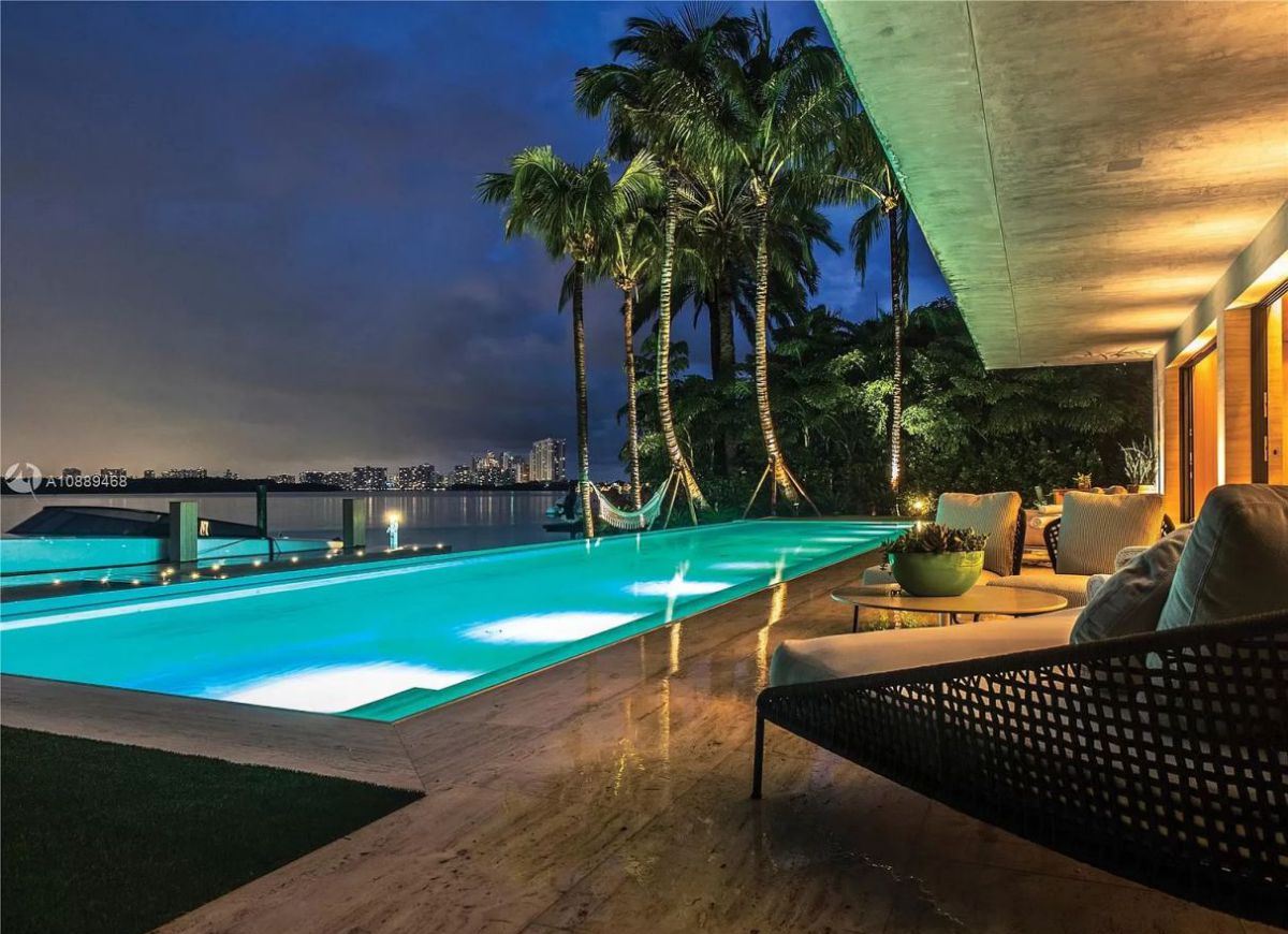 Ultimate-Subtropical-Modern-Home-in-Bal-Harbour-14