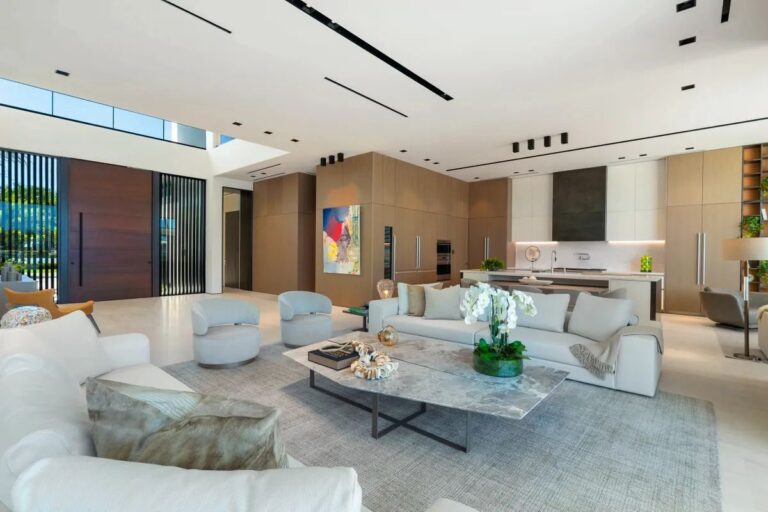 $23.5 Million Ultra-luxury Home in Miami Beach has just completed