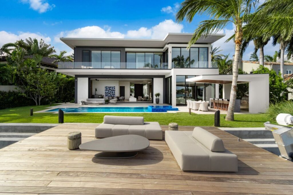 Ultra-luxury Home in Miami Beach has just completed