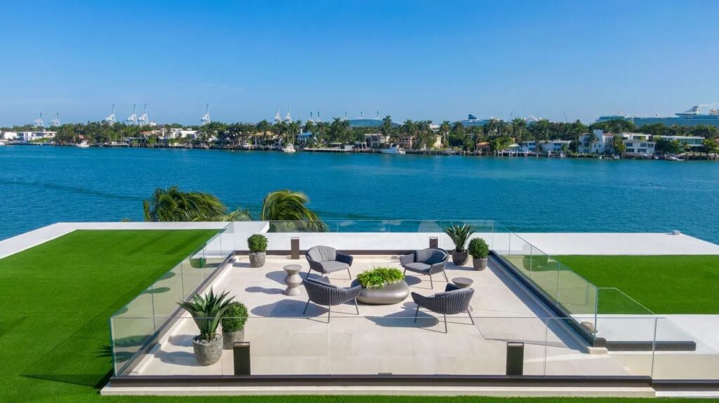 Ultra-luxury Home in Miami Beach has just completed